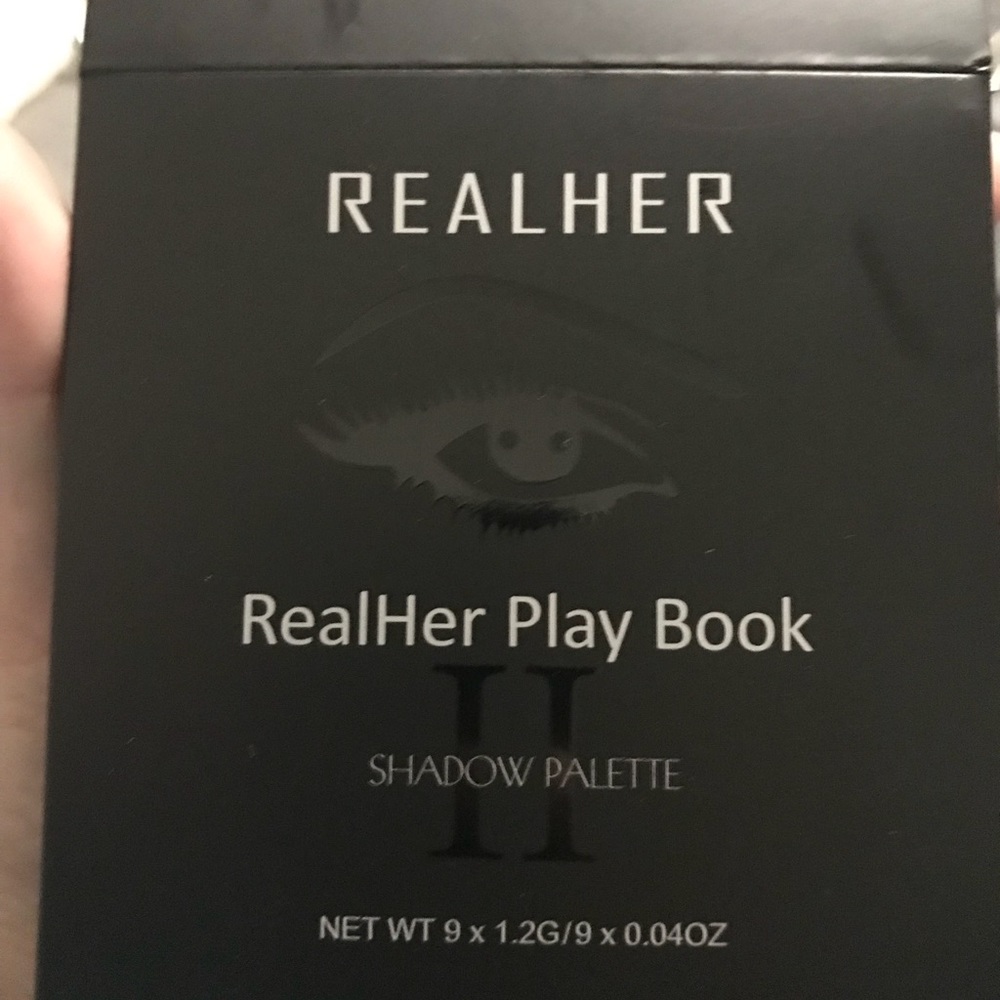 Eye shadow pallet